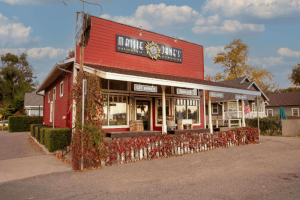Front of Maisie Jane's Gift Shop Store